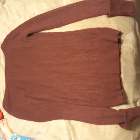 sweater - Picture 2 of 2
